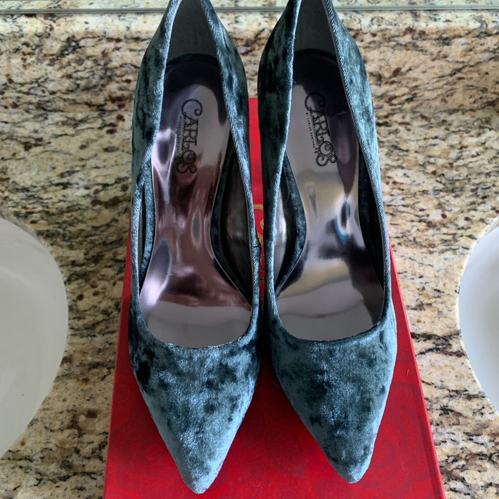 NEW Carlos Santana Blue Velvet Heels
